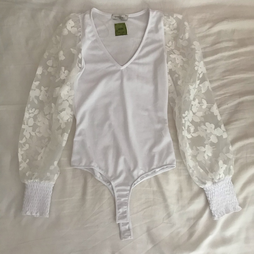 🤍BEAUTIFUL WHITE LACE ORGANZA SLEEVE BODYSUIT🤍